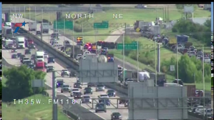 Crash closes lanes at I-35W and FM 1187 near Crowley in North Texas Crash closes lanes at I-35W and FM 1187 near Crowley in North Texas