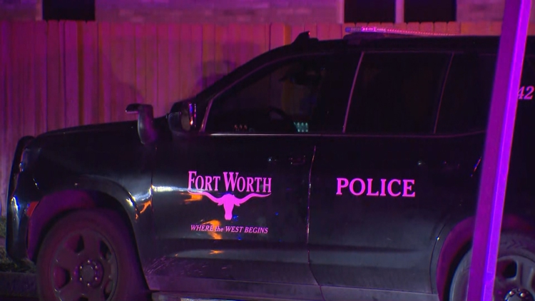SWAT crews respond to home in Fort Worth SWAT crews respond to home in Fort Worth