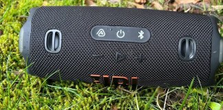 This JBL Bluetooth Speaker With a Beefy Battery and Sound Is 35% Off Right Now