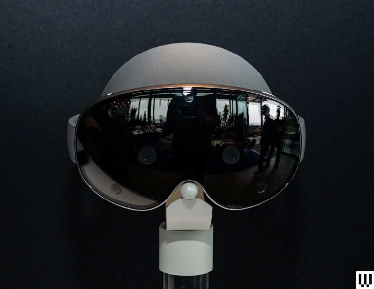 Samsung’s Galaxy XR Mixed Reality Headset Undercuts Apple’s Vision Pro by ,700 Samsung’s Galaxy XR Mixed Reality Headset Undercuts Apple’s Vision Pro by ,700