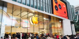 How iPhones Made a Surprising Comeback in China