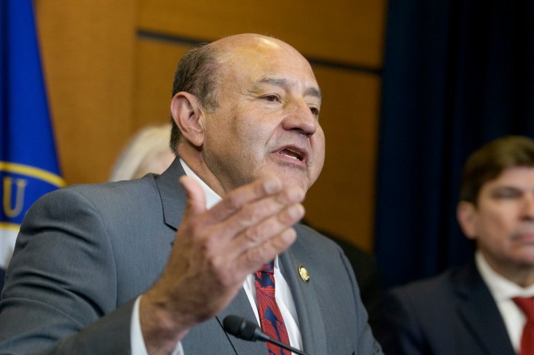 Texas Republicans are set to redraw House districts at Trump’s urging, but the move is risky Texas Republicans are set to redraw House districts at Trump’s urging, but the move is risky