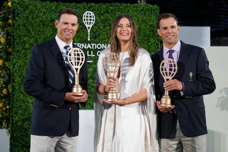 Maria Sharapova, Bryan Brothers enter Tennis Hall of Fame as Serena Williams surprises Maria Sharapova, Bryan Brothers enter Tennis Hall of Fame as Serena Williams surprises