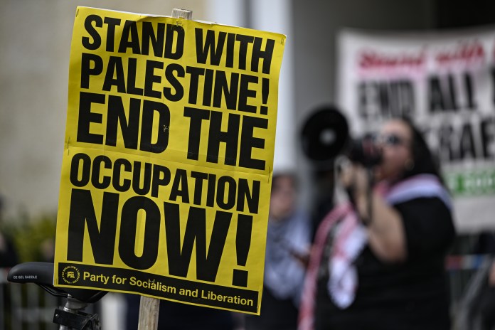 Democratic voters have turned against Israel. Why won’t their leaders?