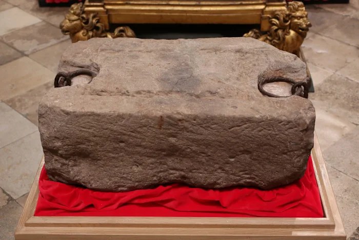 Man charged after kilt-wearing attacker smashes case holding Scotland’s Stone of Destiny Man charged after kilt-wearing attacker smashes case holding Scotland’s Stone of Destiny