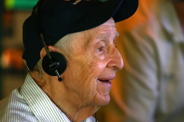 Memory cafes at the National Comedy Center ignite laughter and connection for dementia patients | FROUSA Media