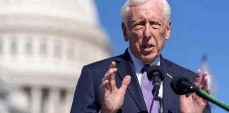 Rep. Steny Hoyer, the longest-serving House Democrat, to retire at the end of term