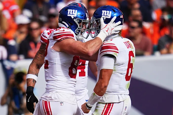 Broncos stun Giants 33-32 with last-second field goal after getting shut out for three quarters Broncos stun Giants 33-32 with last-second field goal after getting shut out for three quarters