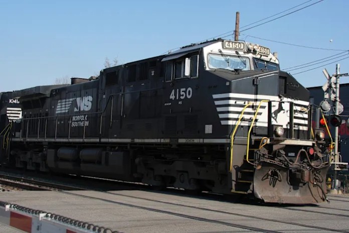 Union Pacific, Norfolk Southern discuss merger to create transcontinental railroad, AP source says