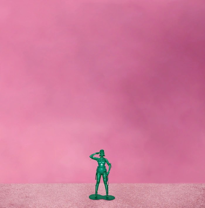 Mariah the Scientist’s ‘Hearts Sold Separately’ mixes love potions and pensive emotions | FROUSA Media