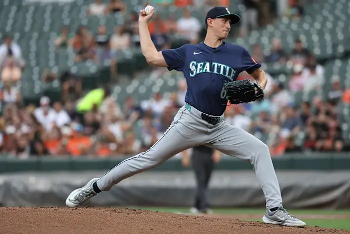 Mariners catch Astros in the AL West after beating Baltimore for their 8th straight win Mariners catch Astros in the AL West after beating Baltimore for their 8th straight win