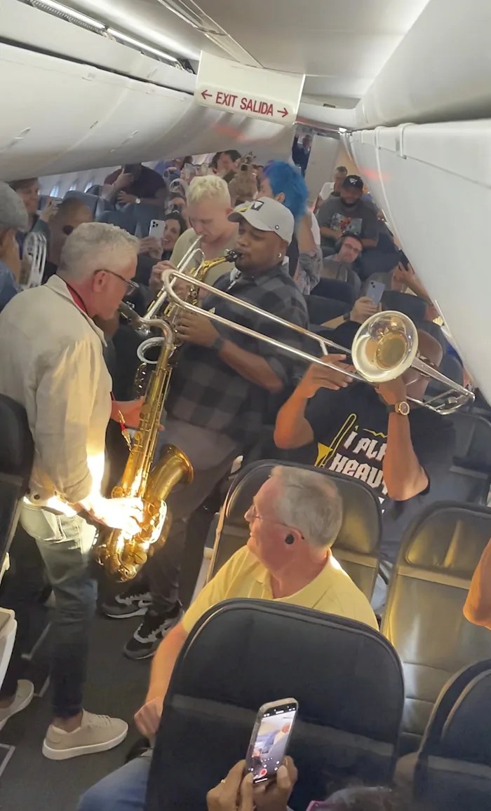 A flight delay, a jazz band and a viral moment: How Dave Koz and fellow musicians lifted spirits A flight delay, a jazz band and a viral moment: How Dave Koz and fellow musicians lifted spirits