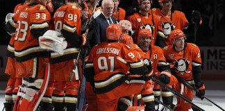 Joel Quenneville reaches 1,000 victories, joining Scotty Bowman in an elite club for NHL coaches