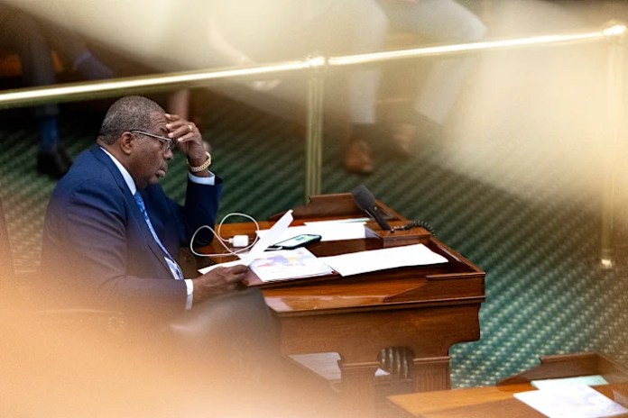 Texas Gov. Abbott vows to approve GOP-leaning congressional voting map