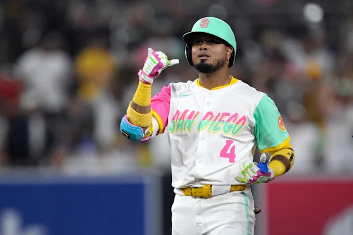 Yu Darvish, bullpen dazzle in 3-hitter, and Padres beat Dodgers 2-1 to even NL West race Yu Darvish, bullpen dazzle in 3-hitter, and Padres beat Dodgers 2-1 to even NL West race