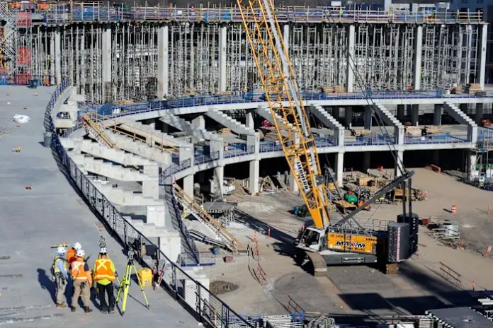 Construction halted at new Tennessee Titans Stadium after noose found at site