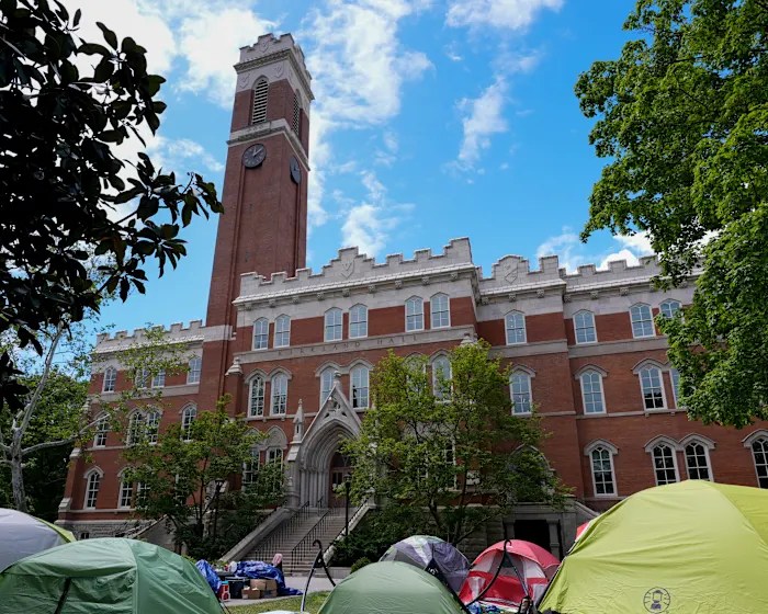 With no takers yet, White House sets meeting with colleges still weighing an agreement with Trump With no takers yet, White House sets meeting with colleges still weighing an agreement with Trump