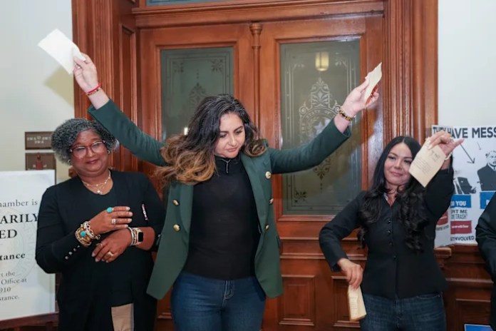 For their walkout, Texas Democrats get national attention — and partisan retribution at home