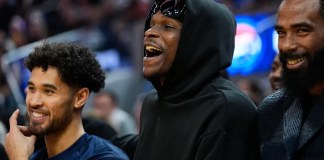 Curry scores 39 in return but Timberwolves top Warriors 127-120 without Edwards