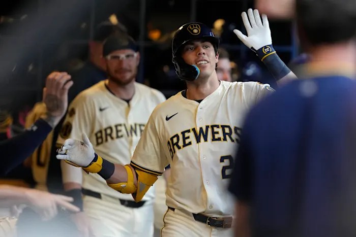 Brewers claim 10th straight game and become 1st team since 2019 with 2 double-digit win streaks Brewers claim 10th straight game and become 1st team since 2019 with 2 double-digit win streaks