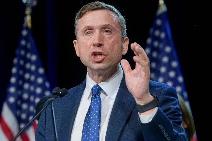 ‘No magic fixes’ for Democrats as party confronts internal and fundraising struggles ‘No magic fixes’ for Democrats as party confronts internal and fundraising struggles