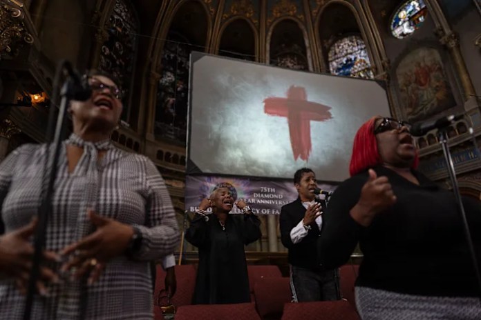 Chicago churches urge calm resistance ahead of expected federal intervention