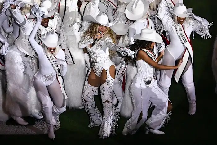 Beyoncé wins first Emmy, for ‘Beyoncé Bowl’ halftime show Beyoncé wins first Emmy, for ‘Beyoncé Bowl’ halftime show
