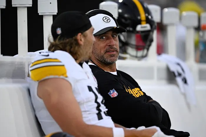 Steelers’ Aaron Rodgers eager for helmet switch: ‘It looks like a spaceship’ Steelers’ Aaron Rodgers eager for helmet switch: ‘It looks like a spaceship’