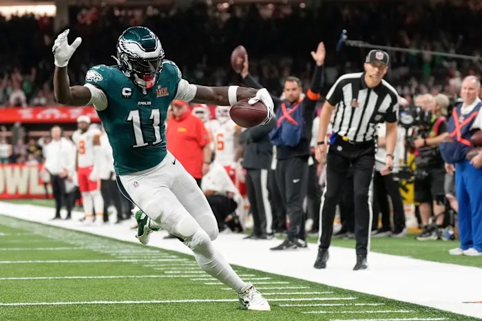 Ja’Marr Chase and Justin Jefferson tie for the top wide receiver in a vote by AP writers Ja’Marr Chase and Justin Jefferson tie for the top wide receiver in a vote by AP writers
