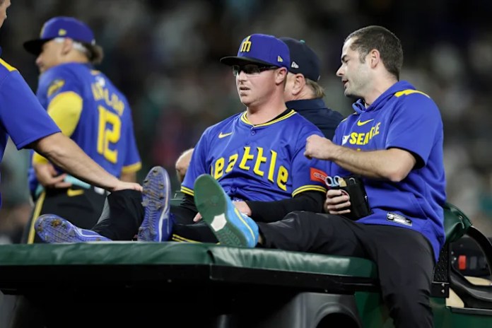 Mariners reliever Trent Thornton carted off field after injury coming off mound in 9th inning