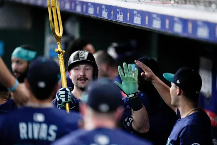 Mariners slugger Cal Raleigh hits MLB-leading 58th home run against Astros