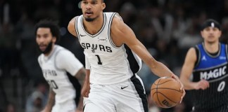 Spurs win in return home to San Antonio delayed by snow, mechanical issues