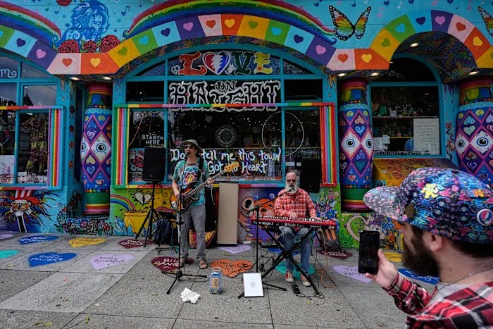 The Grateful Dead toasts its 60th with concerts at San Francisco’s Golden Gate Park The Grateful Dead toasts its 60th with concerts at San Francisco’s Golden Gate Park