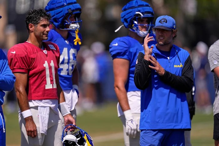 Matthew Stafford practices with Rams in QB’s first team workout of preseason Matthew Stafford practices with Rams in QB’s first team workout of preseason