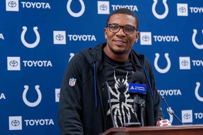 Colts QB Anthony Richardson is day-to-day after injuring finger, AP source says Colts QB Anthony Richardson is day-to-day after injuring finger, AP source says