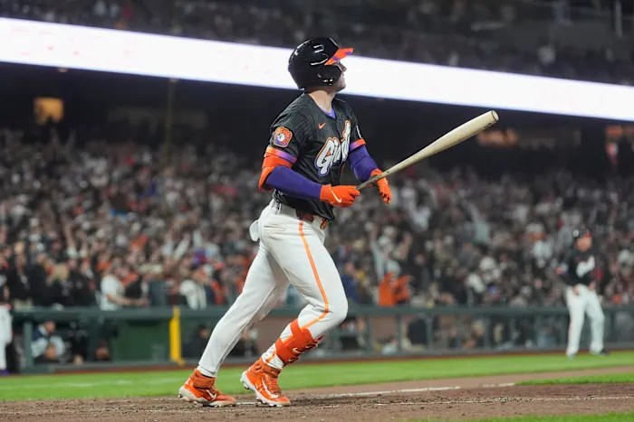 Giants catcher Bailey makes history with game-ending, inside-the-park home run Giants catcher Bailey makes history with game-ending, inside-the-park home run