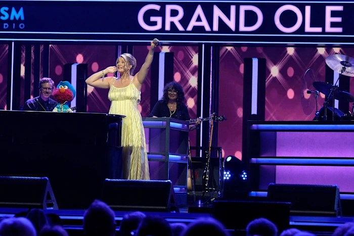 ‘Sesame Street’ stars Elmo and Abby Cadabby sing and host in their Grand Ole Opry debut ‘Sesame Street’ stars Elmo and Abby Cadabby sing and host in their Grand Ole Opry debut