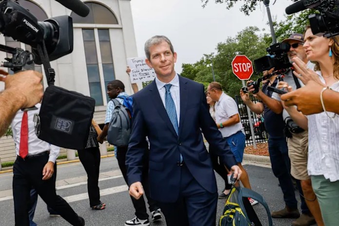 Epstein ex-girlfriend Ghislaine Maxwell finishes interviews with Justice Department officials