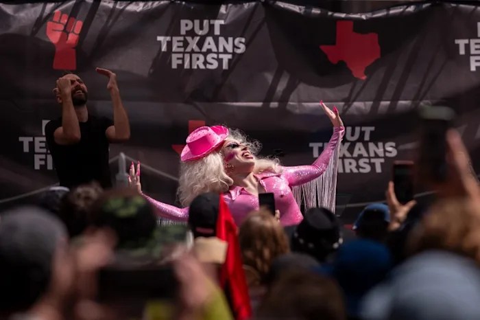 Texas ban on sexually explicit drag shows can be enforced, federal appeals court rules | FROUSA NEWS Texas ban on sexually explicit drag shows can be enforced, federal appeals court rules | FROUSA NEWS