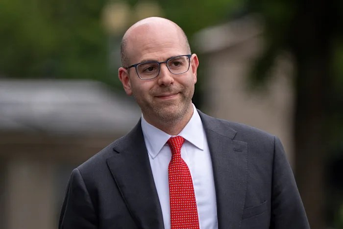 Trump to nominate top economic aide Stephen Miran to Federal Reserve board Trump to nominate top economic aide Stephen Miran to Federal Reserve board