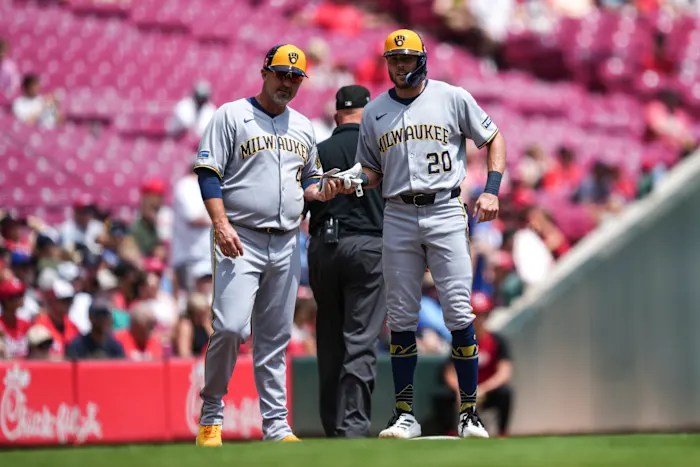 Reds end Brewers’ franchise-record, 14-game winning streak on Hays’ bases-loaded hit in the 10th Reds end Brewers’ franchise-record, 14-game winning streak on Hays’ bases-loaded hit in the 10th