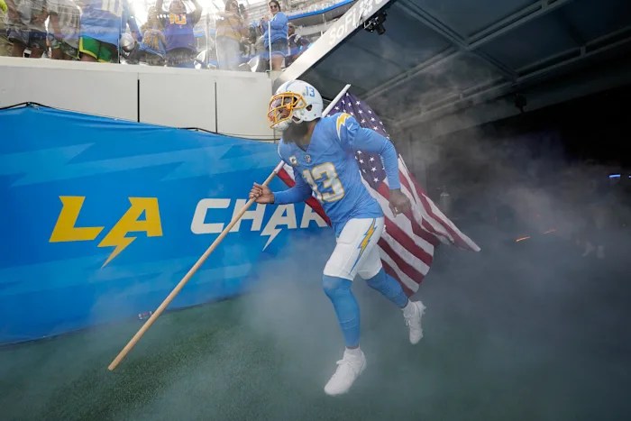 Keenan Allen returns to Chargers, feeling at home in new facility Keenan Allen returns to Chargers, feeling at home in new facility