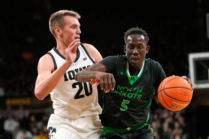 Nebraska-Omaha basketball player Deng Mayar drowns in a Utah reservoir Nebraska-Omaha basketball player Deng Mayar drowns in a Utah reservoir