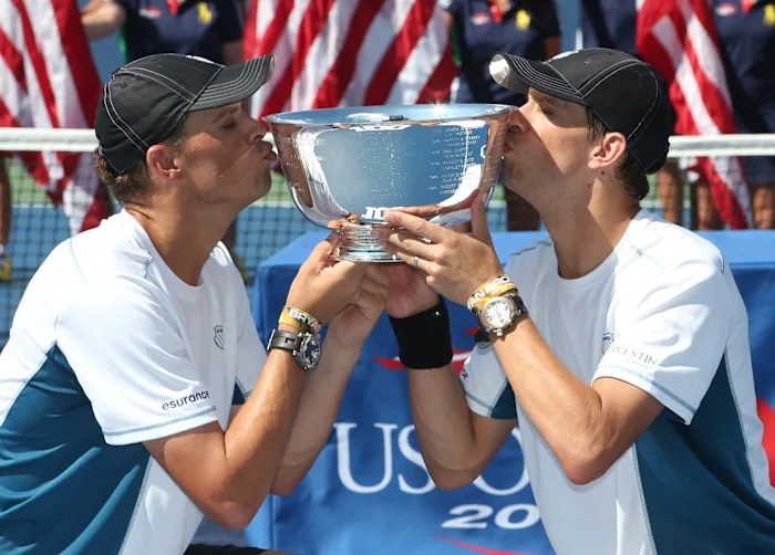 Maria Sharapova, Bryan brothers to be inducted into Tennis Hall of Fame Maria Sharapova, Bryan brothers to be inducted into Tennis Hall of Fame