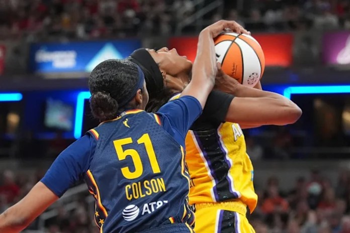 Azura Stevens’ double-double lifts Sparks over Fever 89-87