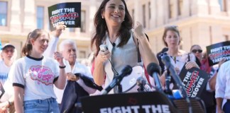 Democratic governors say the party’s midterm strategy must focus on voters’ pocketbook concerns