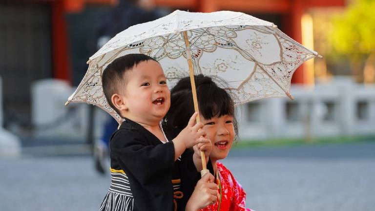 This Japanese City Proposes Law Limiting Screen Time To Under 2 Hours For Minors; Internet Finds It A Bit Harsh This Japanese City Proposes Law Limiting Screen Time To Under 2 Hours For Minors; Internet Finds It A Bit Harsh