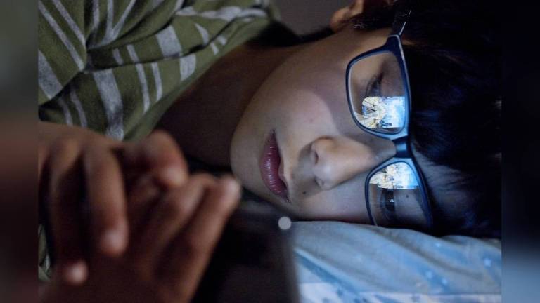 Kids Who Get Smartphones Before 13 May Face Mental Health Crisis Like Suicidal Thoughts In Young Adulthood: Study Kids Who Get Smartphones Before 13 May Face Mental Health Crisis Like Suicidal Thoughts In Young Adulthood: Study