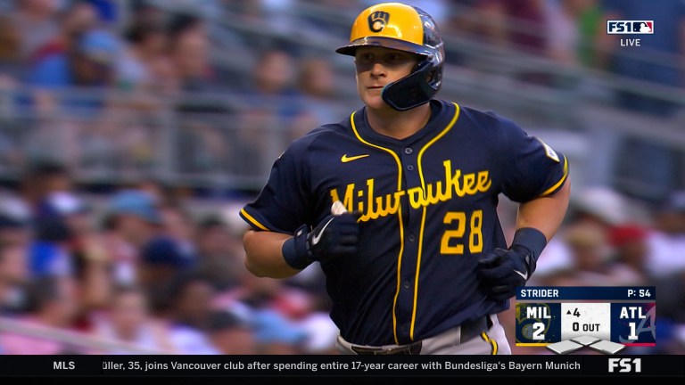 Andrew Vaughn hits HR to center field giving Brewers a 2-1 lead over Braves Andrew Vaughn hits HR to center field giving Brewers a 2-1 lead over Braves