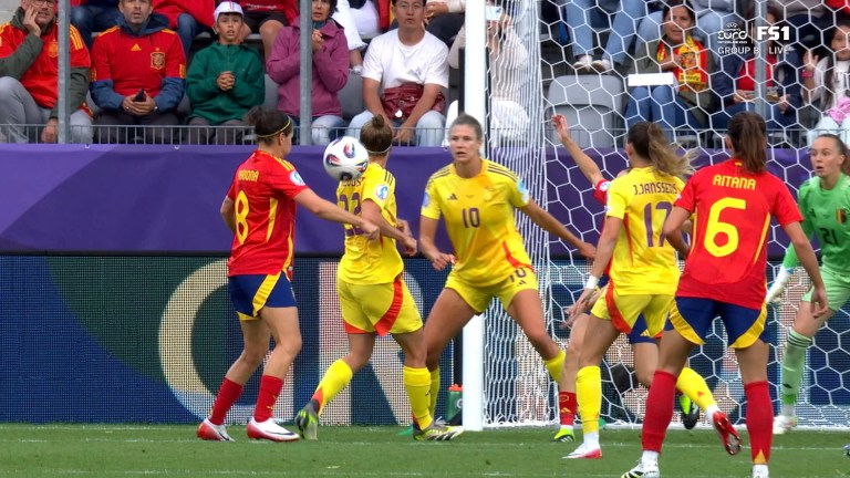Claudia Pina scores a BEAUTIFUL goal to extend Spain's lead vs. Belgium 5-2 | UEFA Women's Euro 2025 Claudia Pina scores a BEAUTIFUL goal to extend Spain's lead vs. Belgium 5-2 | UEFA Women's Euro 2025